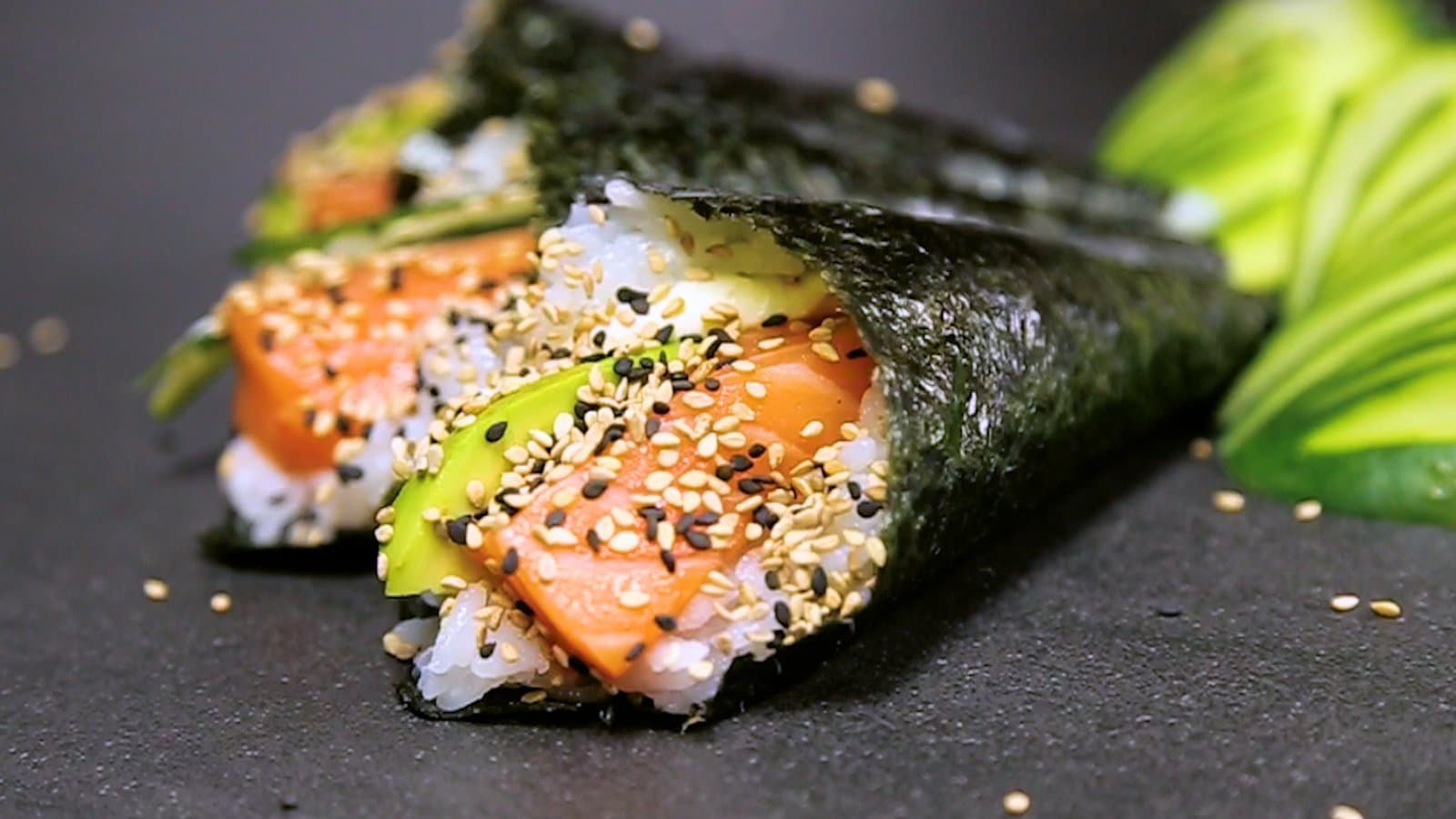 Temaki salmón mayo