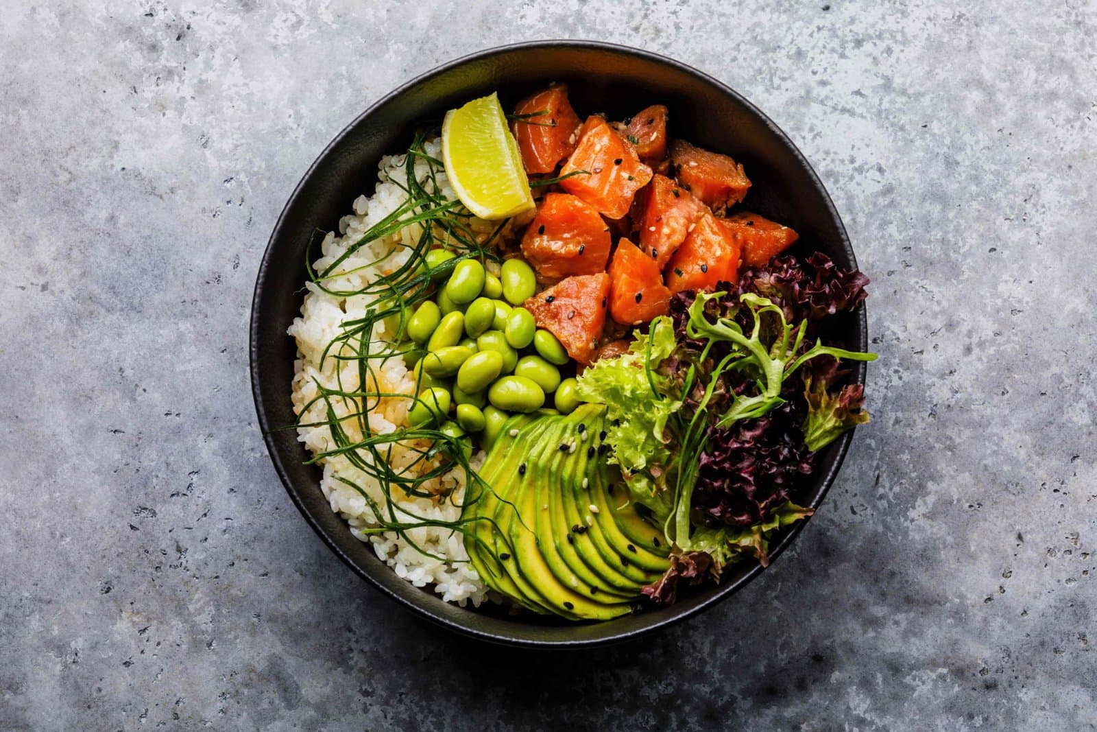 Poke de salmón