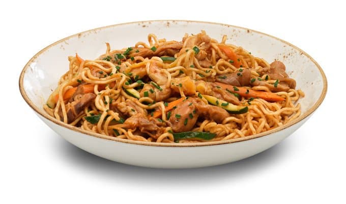 Yakisoba salteado con ternera