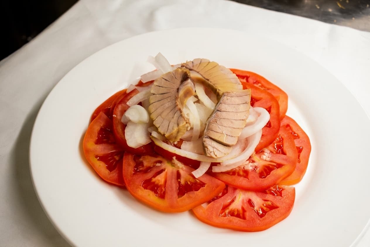 Tomate con Ventresca de Atún