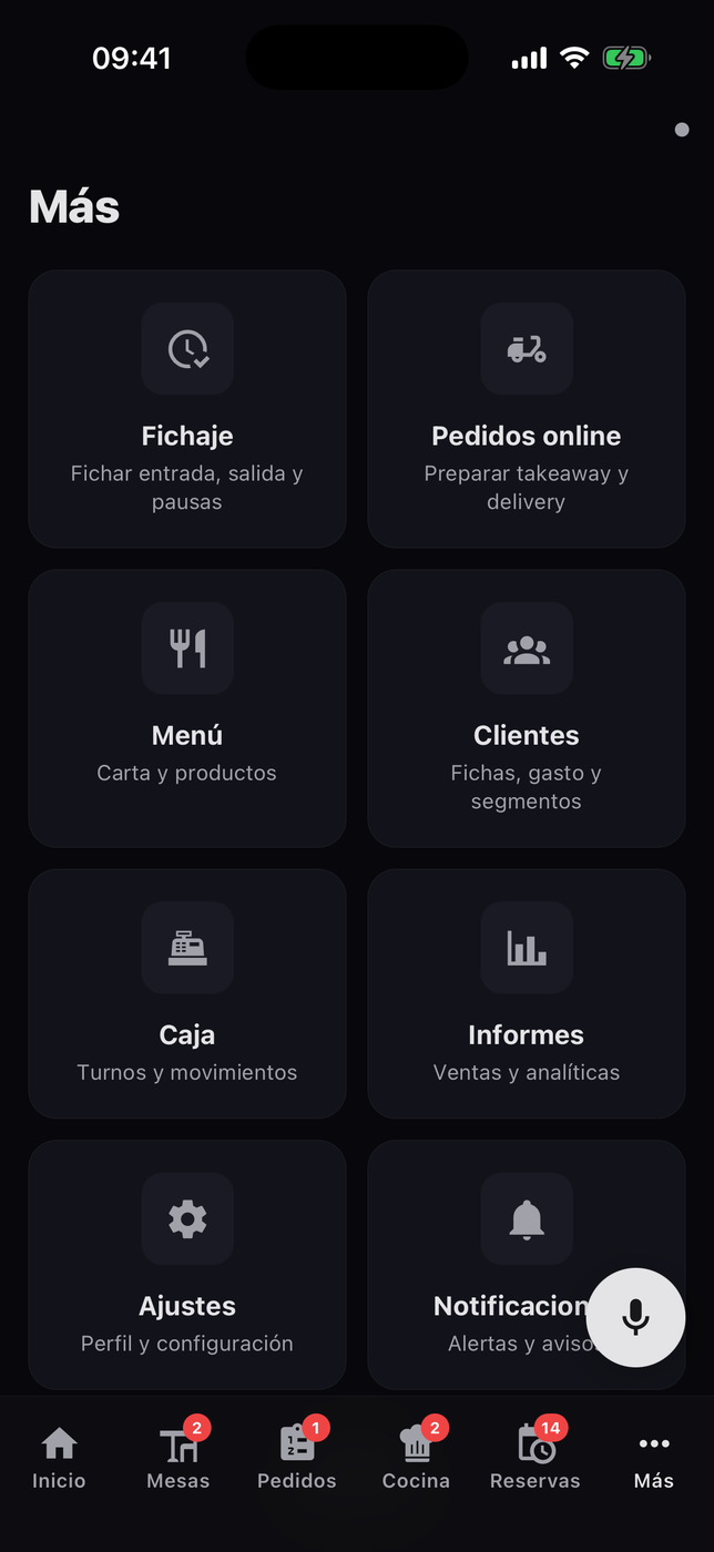 El hub "Más" reúne el resto de secciones: Fichaje, Pedidos online, Menú, Clientes, Caja, Informes, Ajustes y Notificaciones.