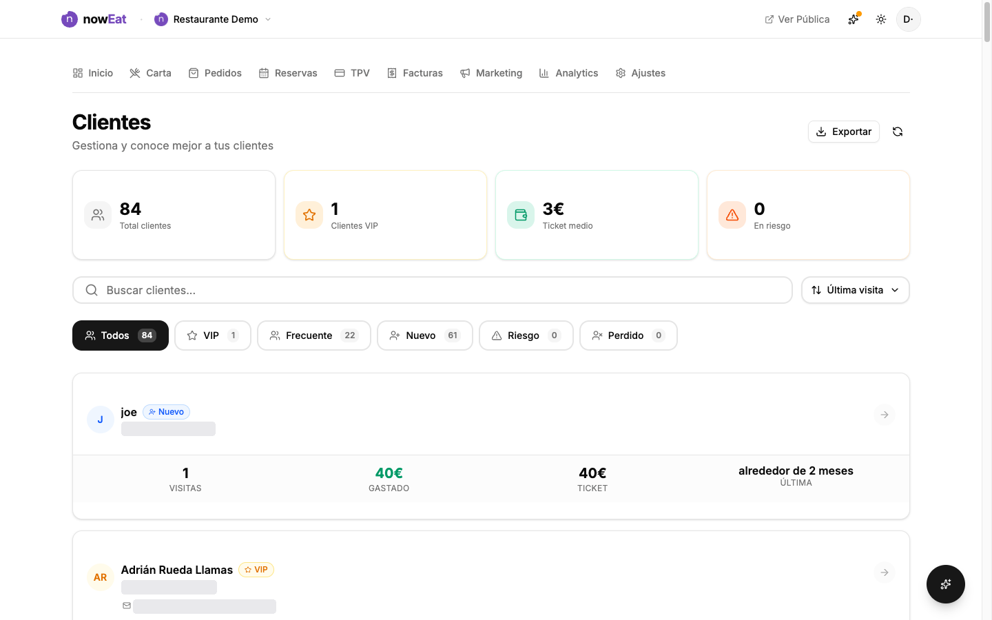 Listado de clientes del CRM con buscador y ficha de cada persona
